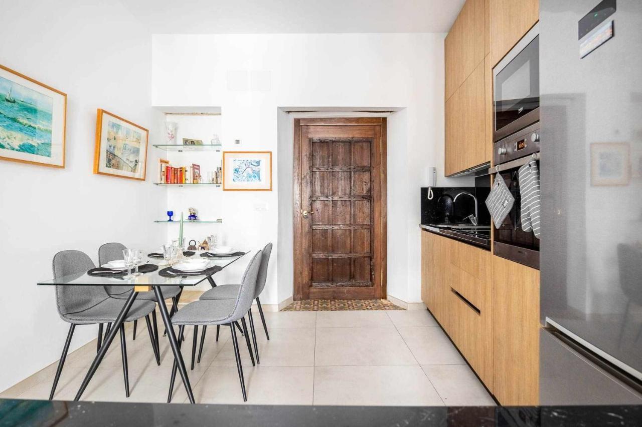 Comfy Away - Apartamento Exclusivo Mercado De Triana Con Balcon Seville Ngoại thất bức ảnh