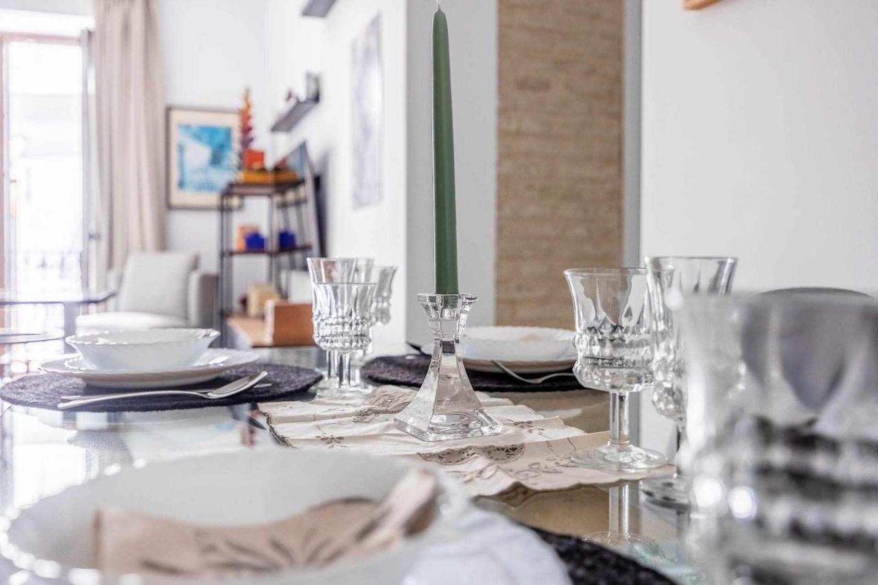 Comfy Away - Apartamento Exclusivo Mercado De Triana Con Balcon Seville Ngoại thất bức ảnh