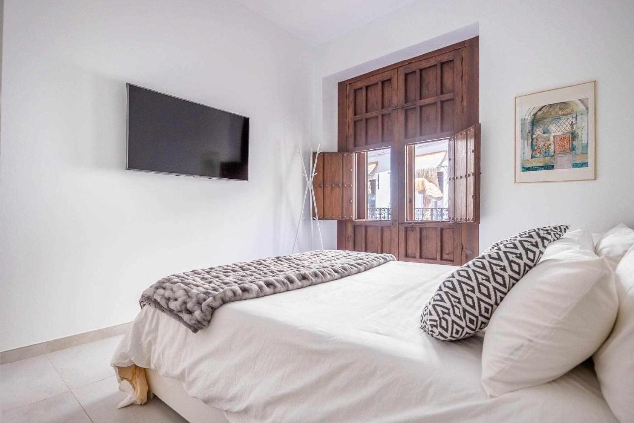 Comfy Away - Apartamento Exclusivo Mercado De Triana Con Balcon Seville Ngoại thất bức ảnh