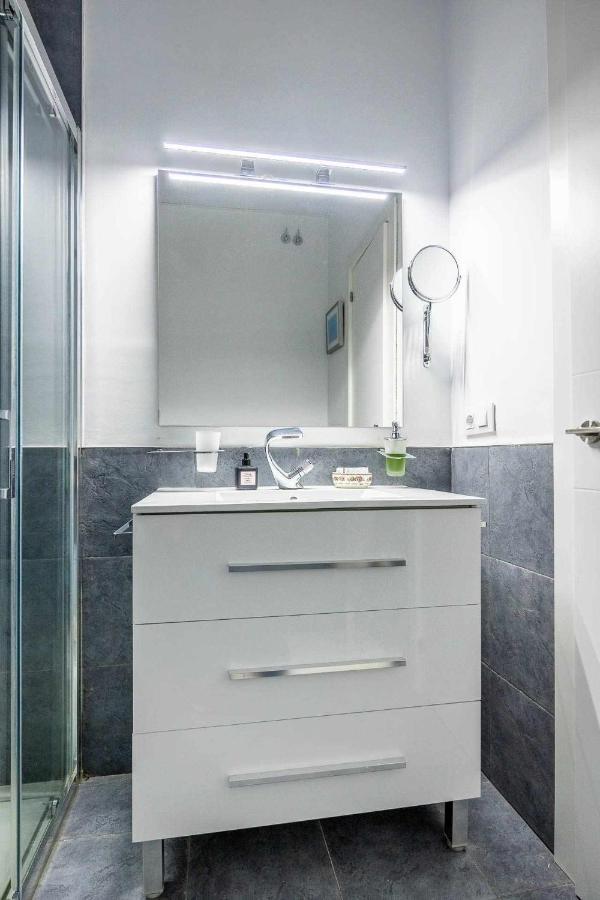 Comfy Away - Apartamento Exclusivo Mercado De Triana Con Balcon Seville Ngoại thất bức ảnh
